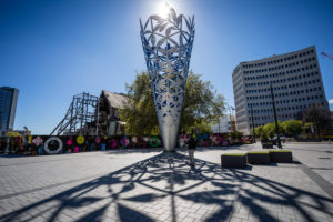 Tourist takes pictures, Tourist spot, Streetview sculpture light and shadow, Townhall Christchurch Tourist takes pictures, Tourist spot, Streetview sculpture light and shadow, Townhall Christchurch